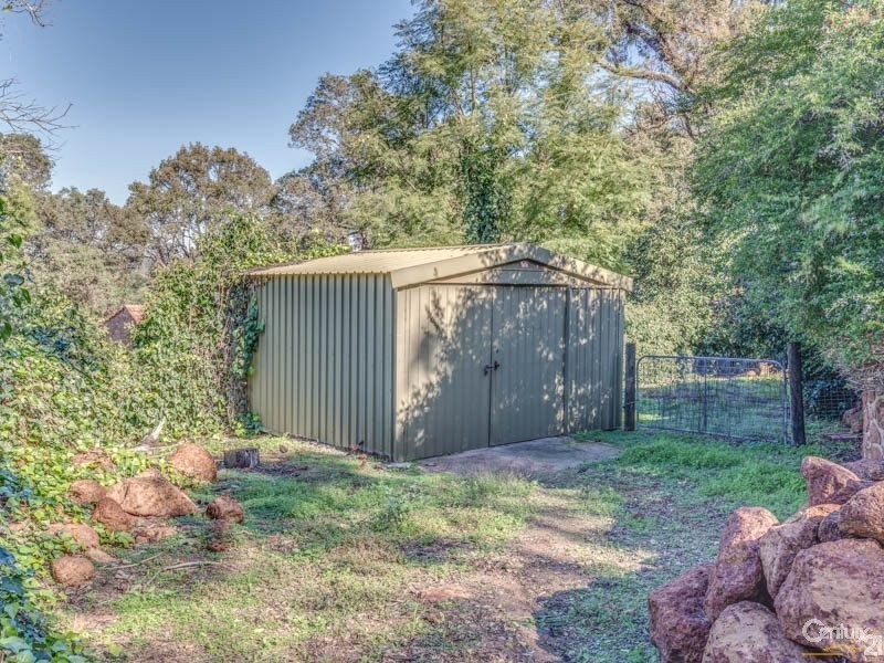 8 Kurrajong Street, Roleystone WA 6111