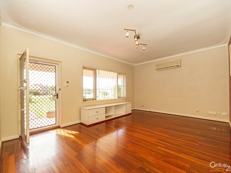 57 Cross Street, Queens Park WA 6107