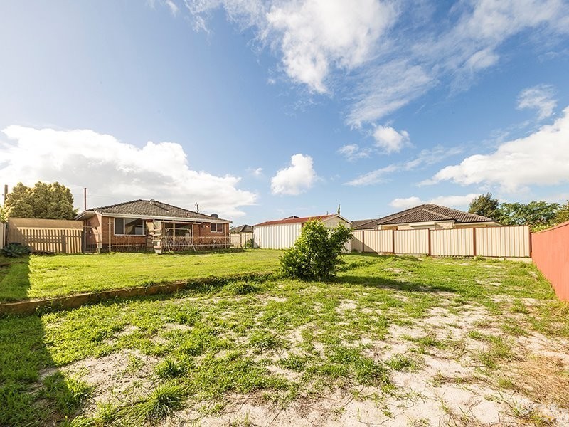 57 Cross Street, Queens Park WA 6107