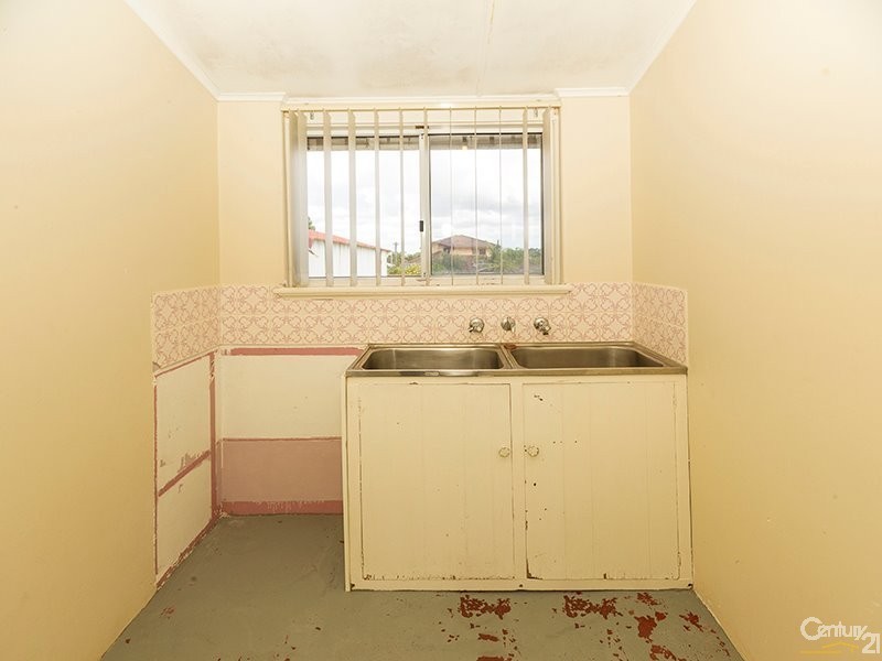 57 Cross Street, Queens Park WA 6107