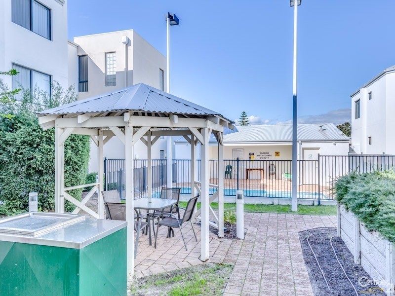 41/17 Southdown Place, Thornlie WA 6108