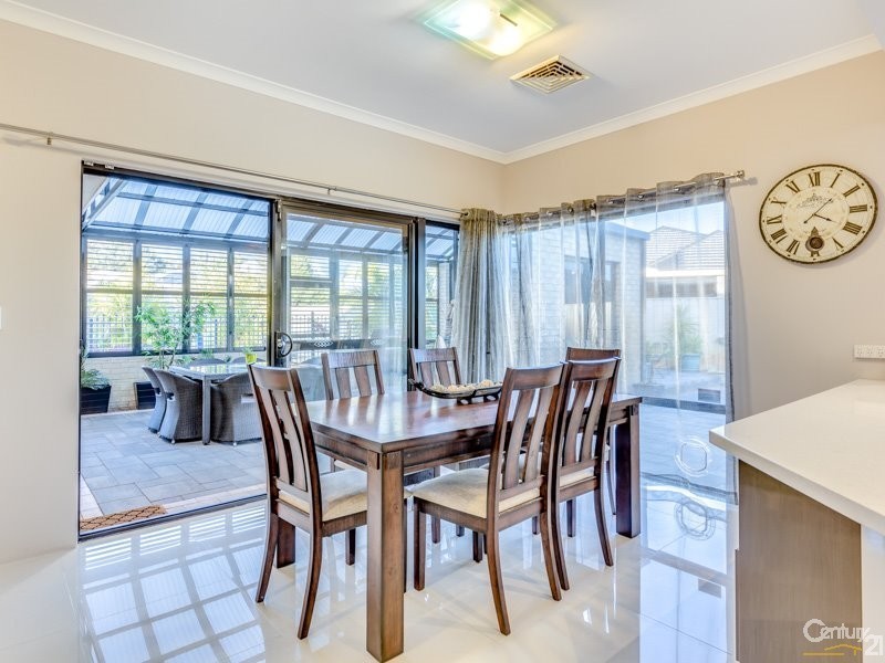 45 Welbeck Road, Canning Vale WA 6155