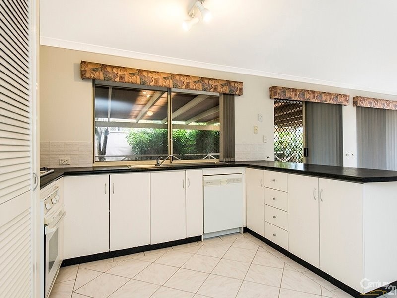 28 Bullfinch Street, Huntingdale WA 6110