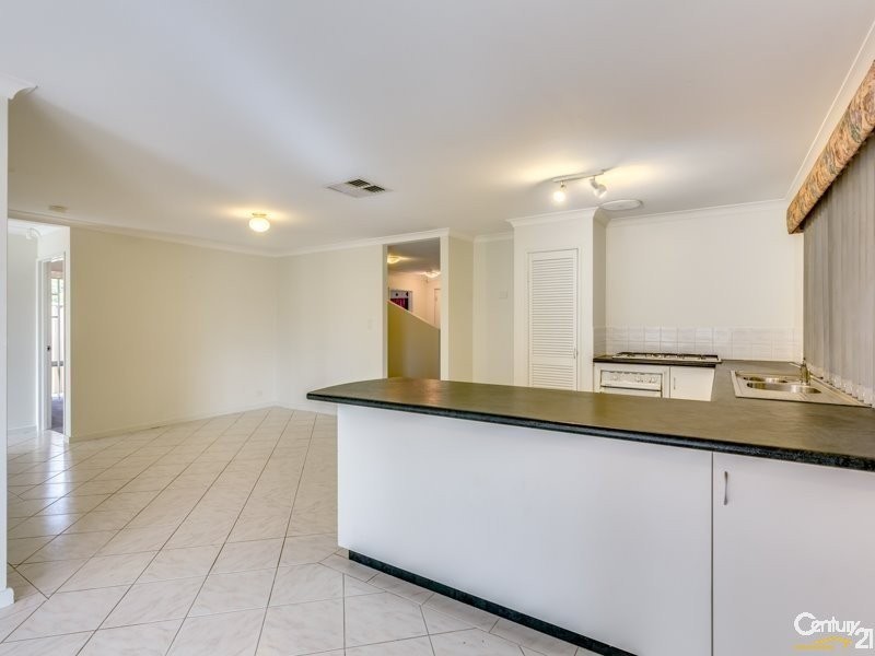 28 Bullfinch Street, Huntingdale WA 6110