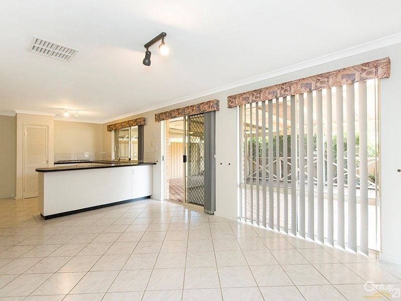 28 Bullfinch Street, Huntingdale WA 6110