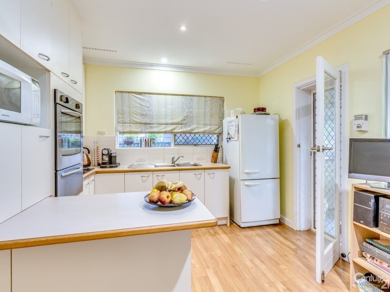 34 Lantana Way, Camillo WA 6111