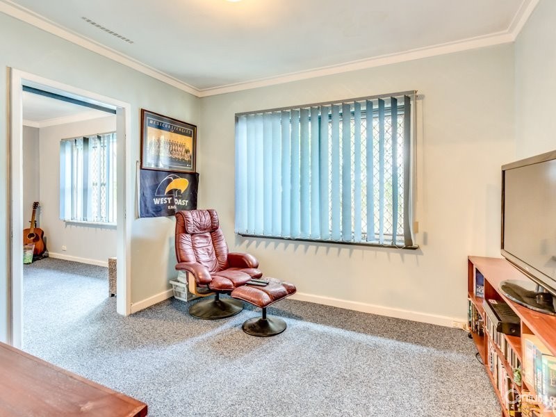 34 Lantana Way, Camillo WA 6111