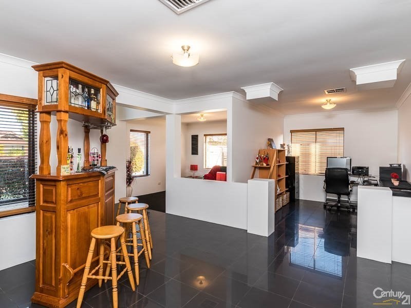 21 Figtree Drive, Canning Vale WA 6155