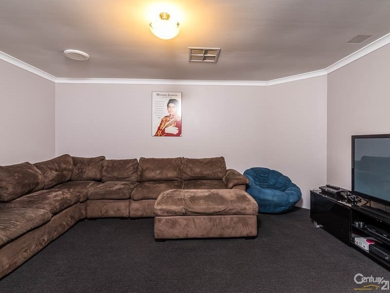 21 Figtree Drive, Canning Vale WA 6155