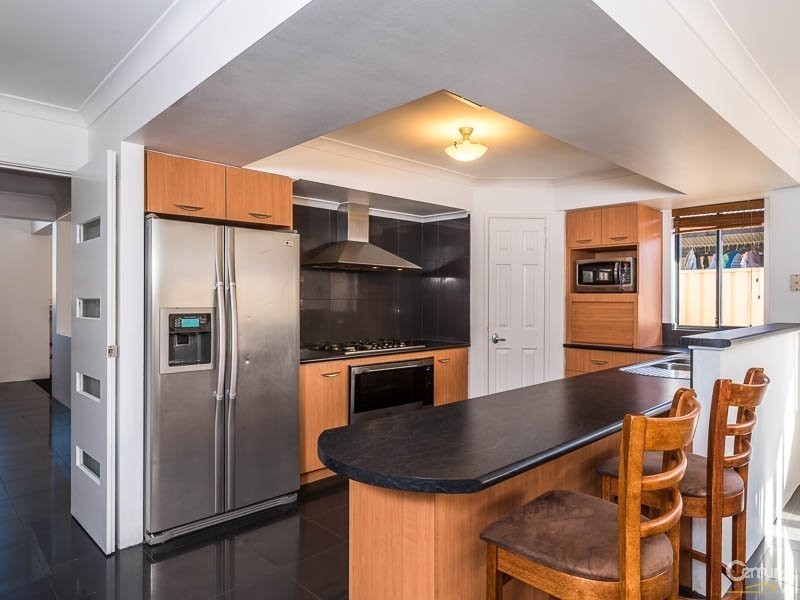 21 Figtree Drive, Canning Vale WA 6155