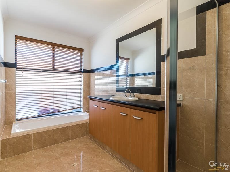 21 Figtree Drive, Canning Vale WA 6155