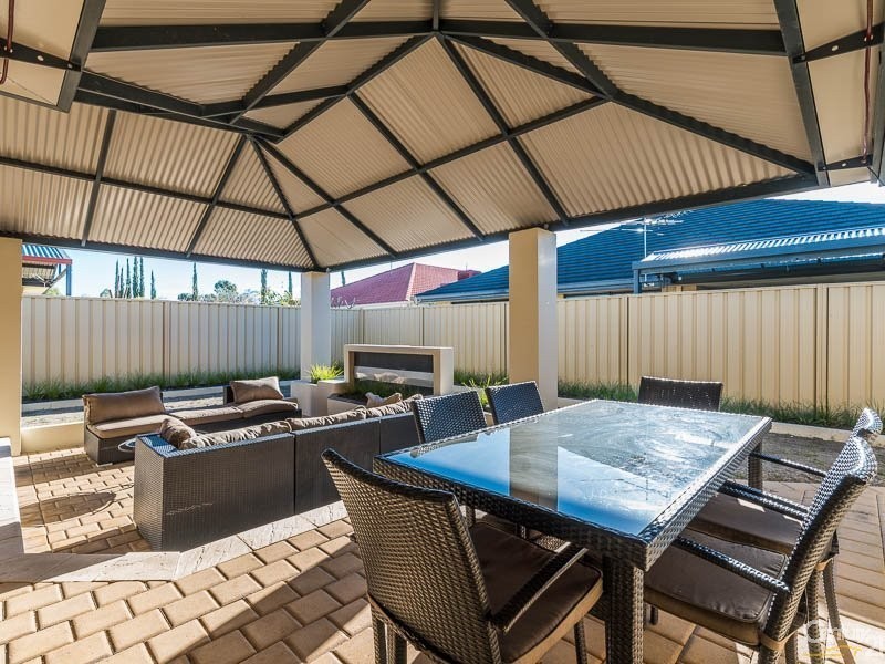 21 Figtree Drive, Canning Vale WA 6155