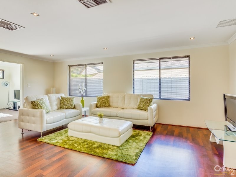 113 Canna Drive, Canning Vale WA 6155