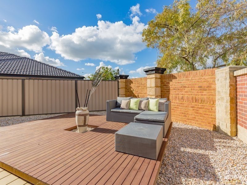 113 Canna Drive, Canning Vale WA 6155