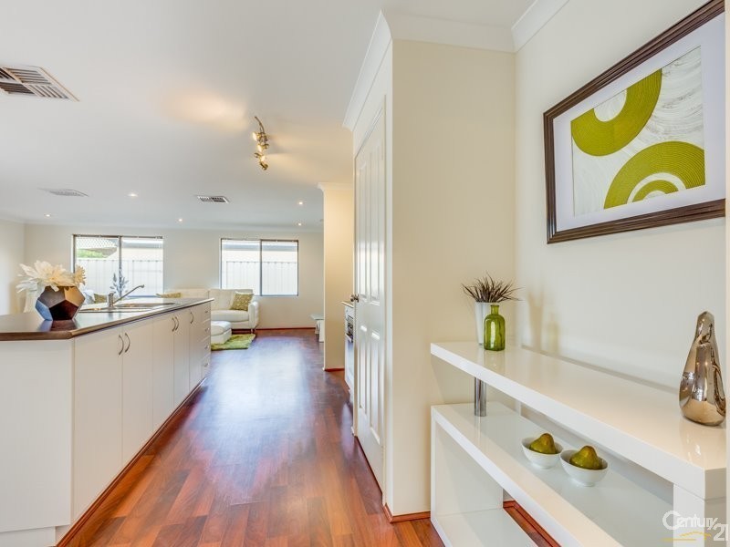 113 Canna Drive, Canning Vale WA 6155