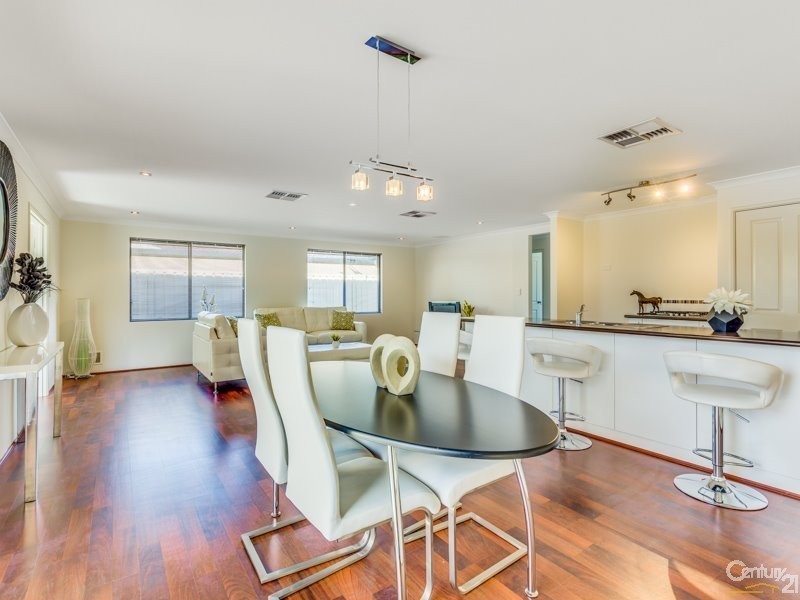 113 Canna Drive, Canning Vale WA 6155