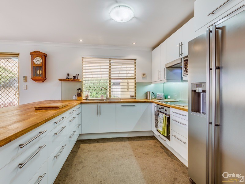 25 Limbee Glade, Huntingdale WA 6110