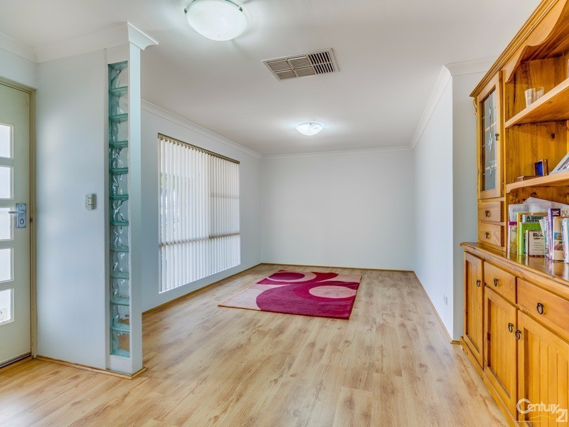 25 Limbee Glade, Huntingdale WA 6110