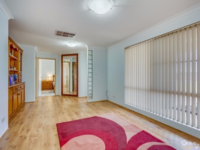 25 Limbee Glade, Huntingdale WA 6110