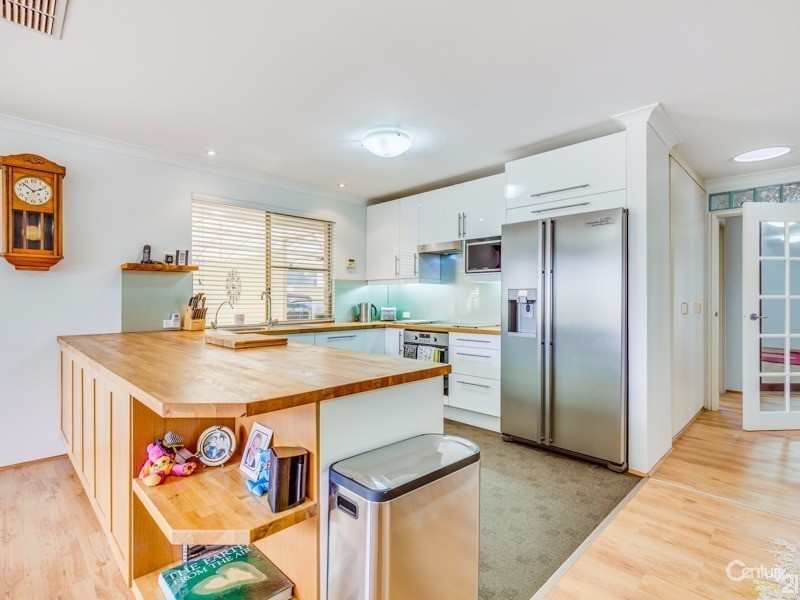 25 Limbee Glade, Huntingdale WA 6110