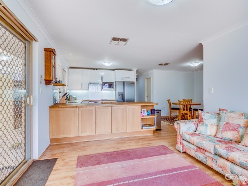 25 Limbee Glade, Huntingdale WA 6110