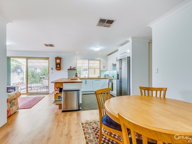 25 Limbee Glade, Huntingdale WA 6110
