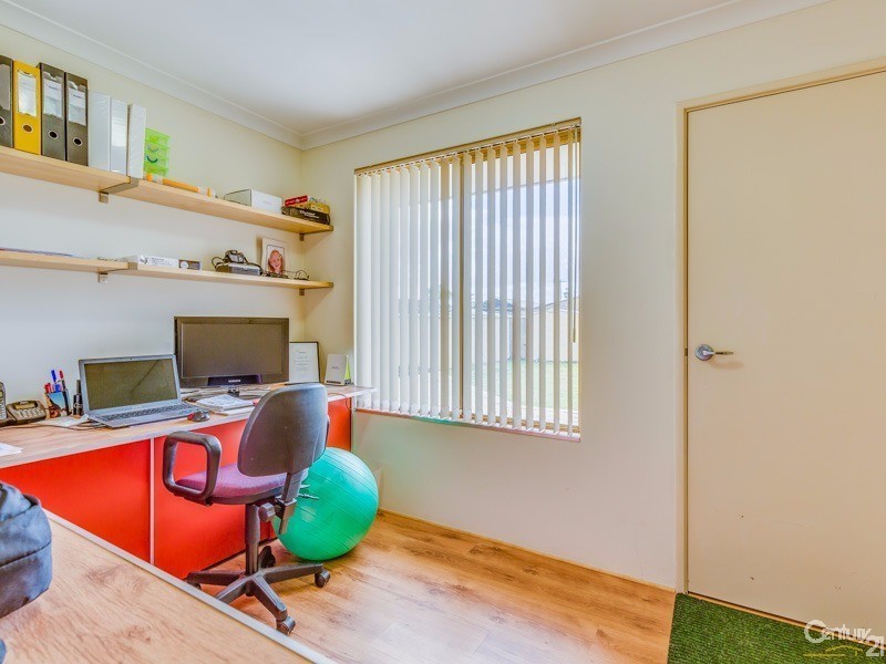 25 Limbee Glade, Huntingdale WA 6110