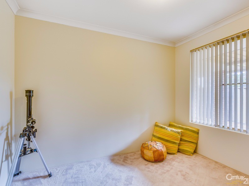 25 Limbee Glade, Huntingdale WA 6110
