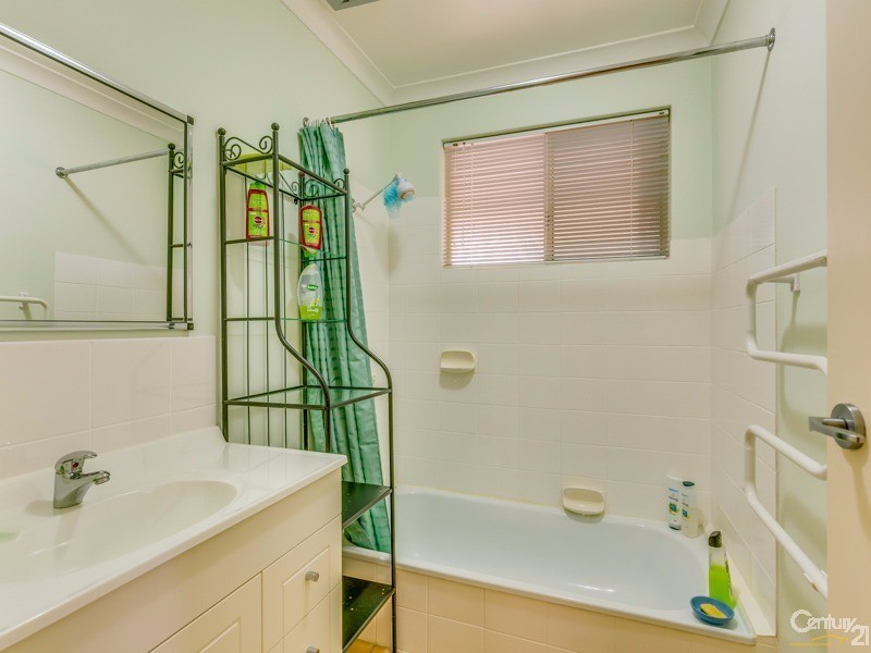 25 Limbee Glade, Huntingdale WA 6110