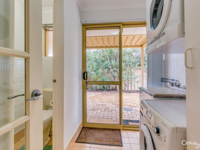 25 Limbee Glade, Huntingdale WA 6110