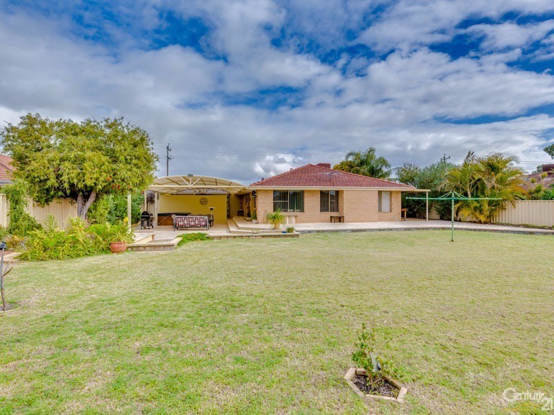 25 Limbee Glade, Huntingdale WA 6110