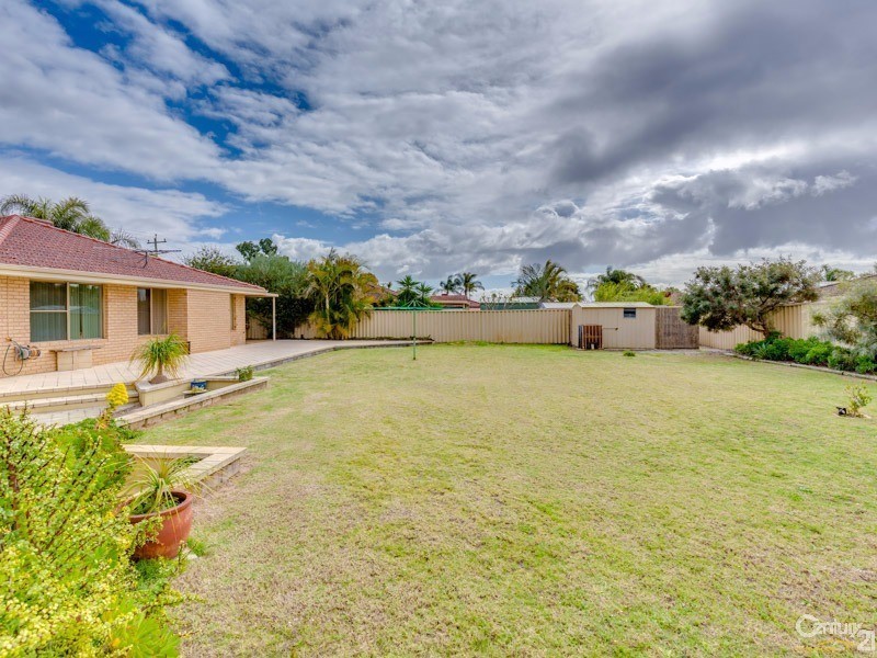 25 Limbee Glade, Huntingdale WA 6110