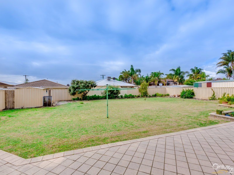 25 Limbee Glade, Huntingdale WA 6110