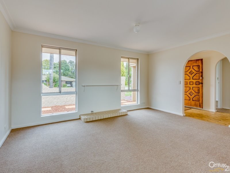 3 Coran Place, Camillo WA 6111