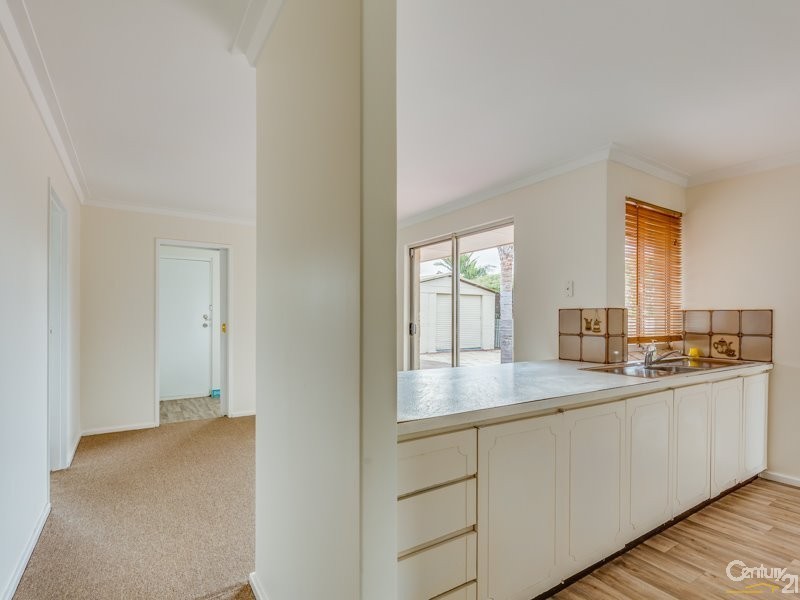 3 Coran Place, Camillo WA 6111