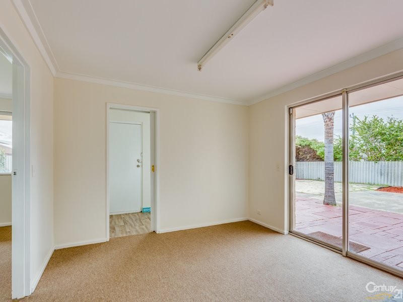 3 Coran Place, Camillo WA 6111