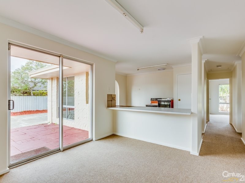 3 Coran Place, Camillo WA 6111