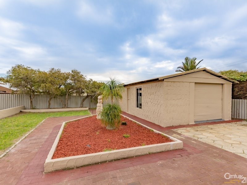 3 Coran Place, Camillo WA 6111