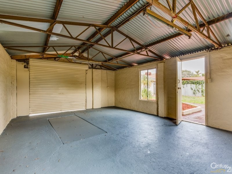 3 Coran Place, Camillo WA 6111