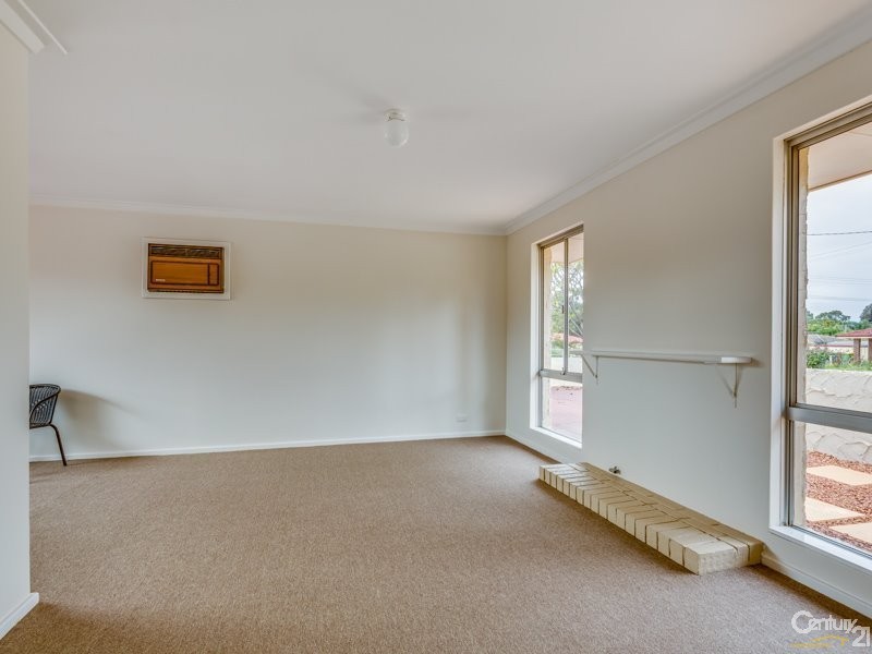 3 Coran Place, Camillo WA 6111