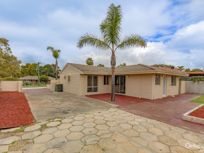 3 Coran Place, Camillo WA 6111