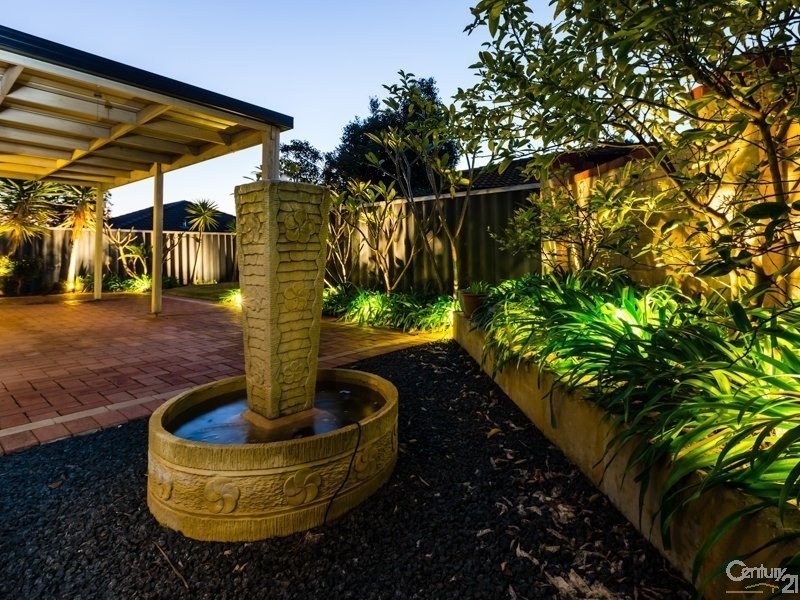 4A Ball Place, Queens Park WA 6107