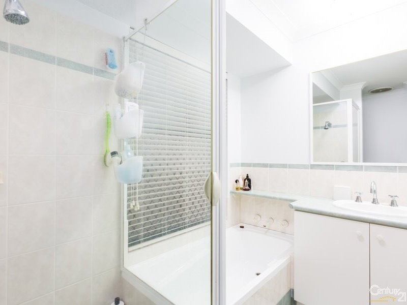 4A Ball Place, Queens Park WA 6107