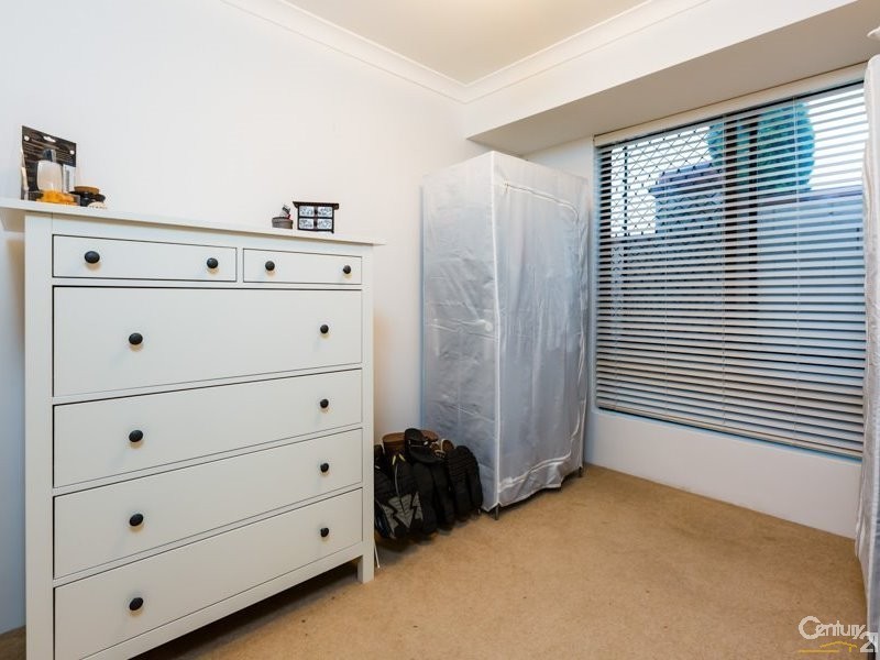 4A Ball Place, Queens Park WA 6107