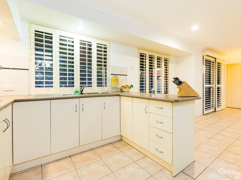 4A Ball Place, Queens Park WA 6107