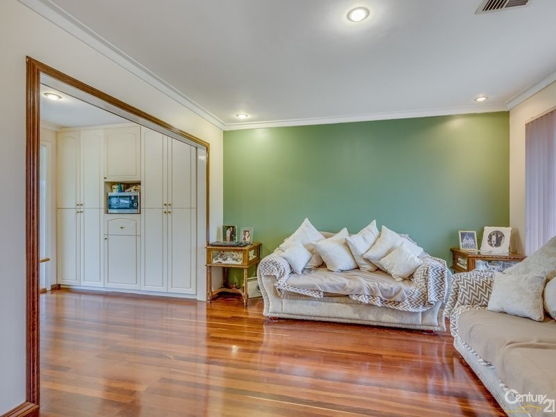 42 Kelton Way, Thornlie WA 6108