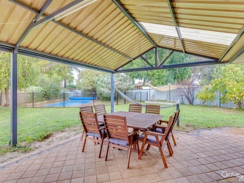 8 Pitta Place, Thornlie WA 6108