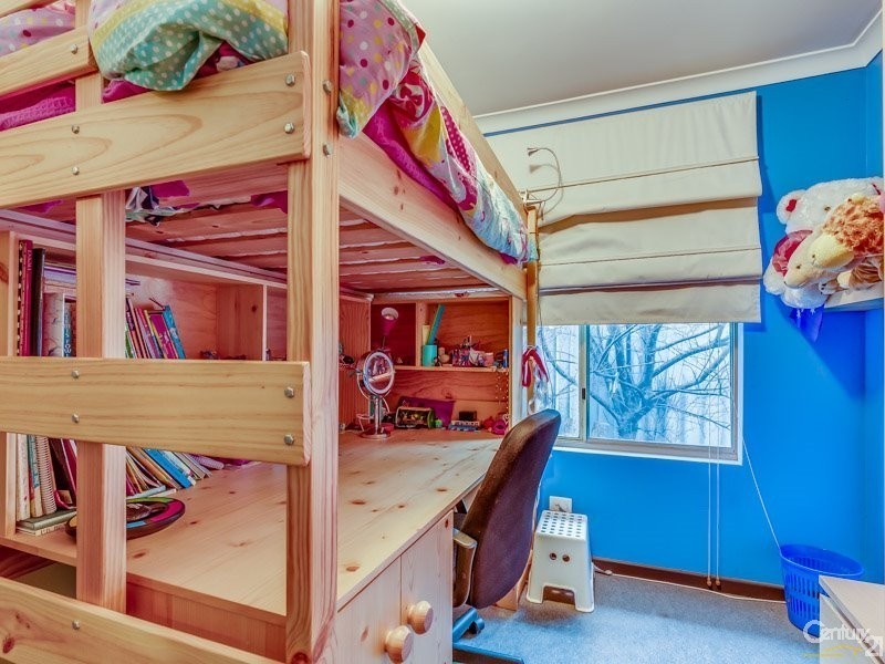 8 Pitta Place, Thornlie WA 6108