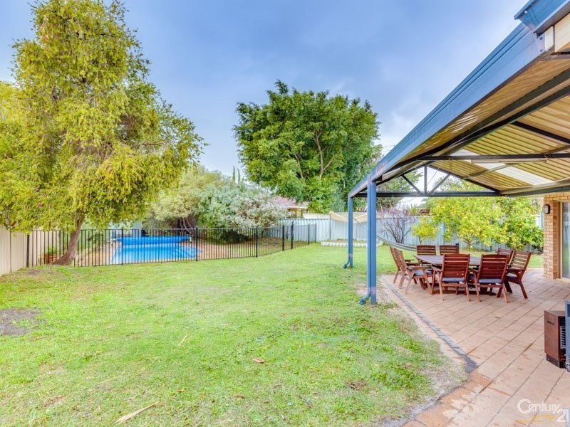 8 Pitta Place, Thornlie WA 6108