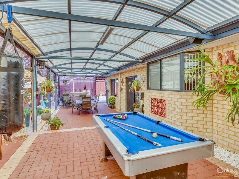 8 Valleyview Trail, Canning Vale WA 6155